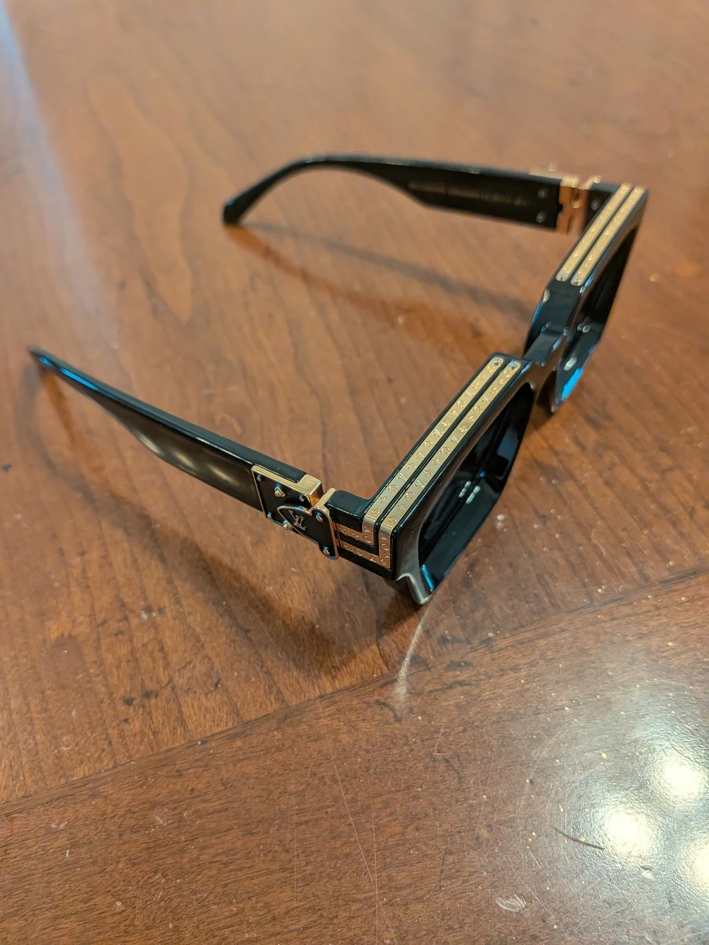 Louis Vuitton Millionaire 1.1 Black and Gold Fashion Sunglasses AUTHENTIC